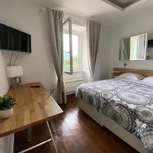 La Casa Con Il Bosco , Castel Gandolfo Italia