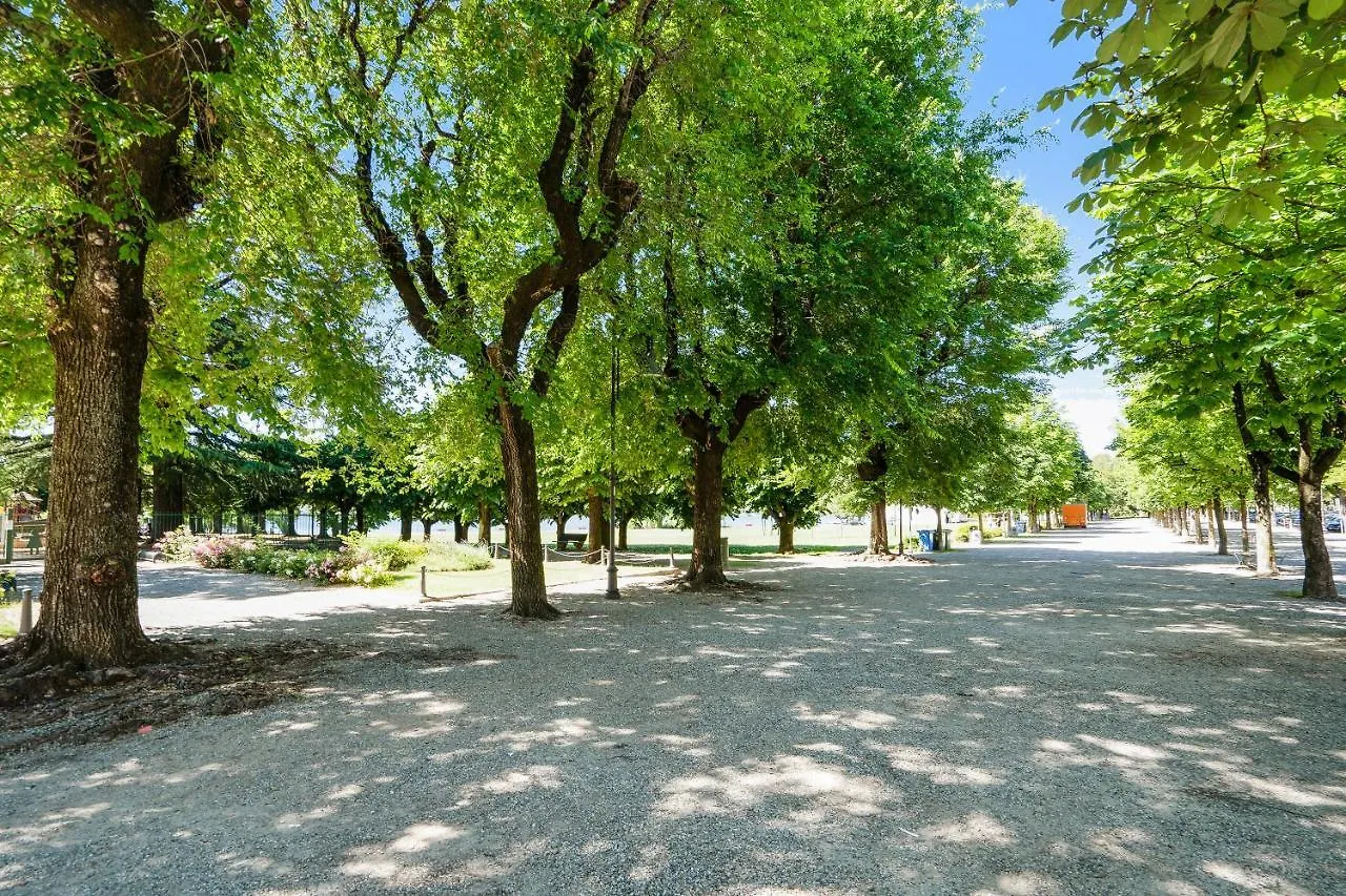 Iris Apartment Lago Maggiore Angera Olaszország