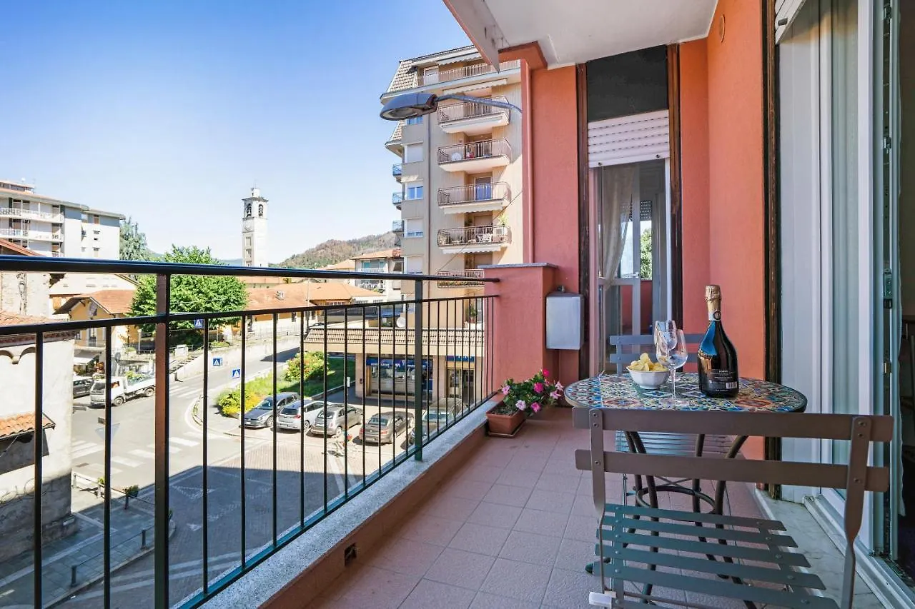 Iris Apartment Lago Maggiore Angera
